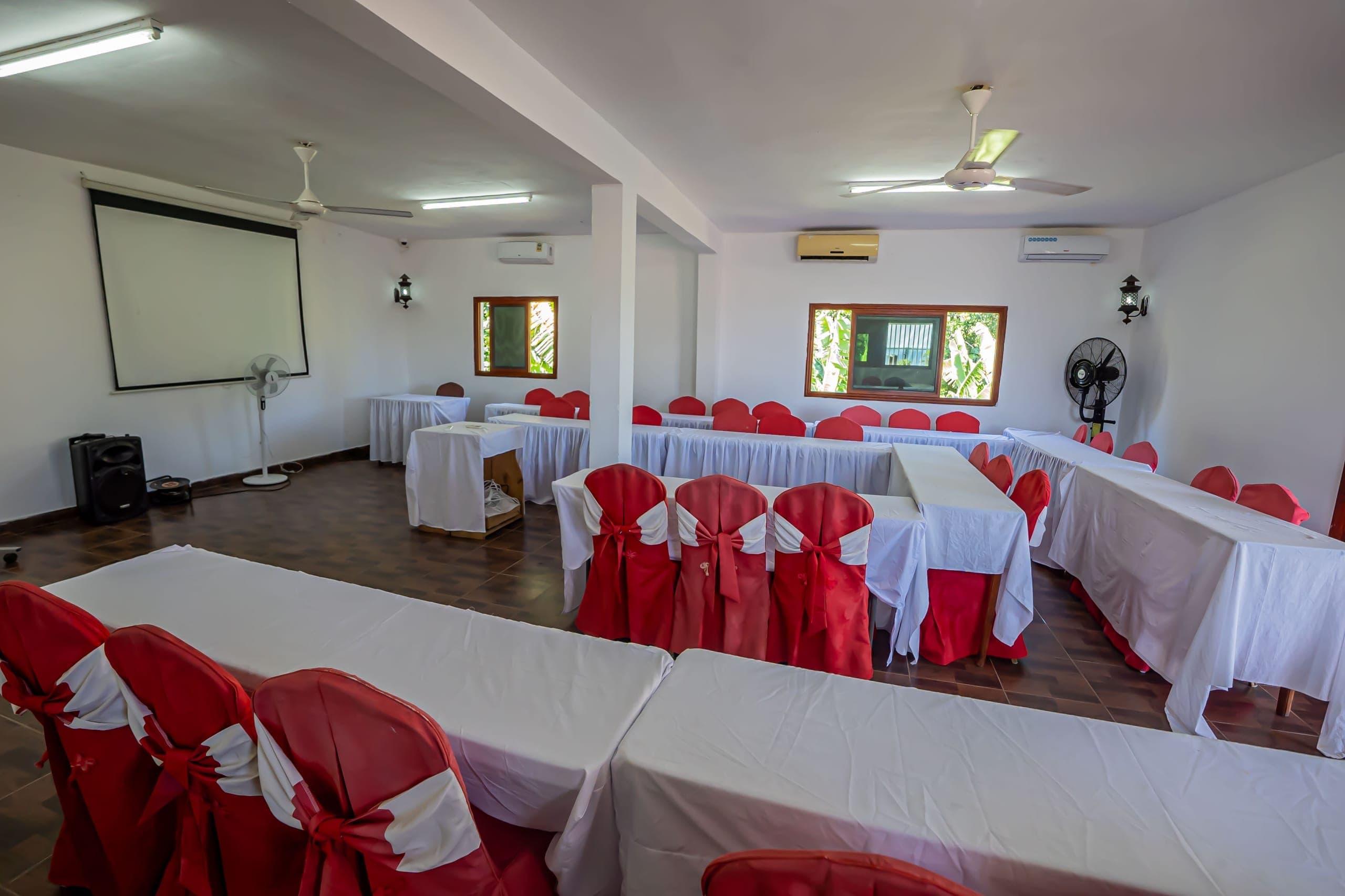 Salle de conférence de l'Hôtel Le Jasmin